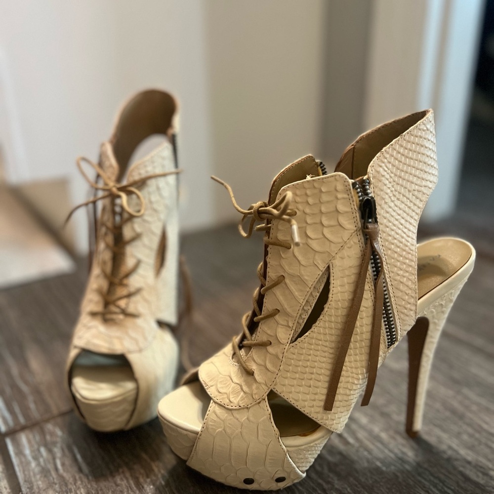 Elegant Cream Lace-Up Peep-Toe Heels